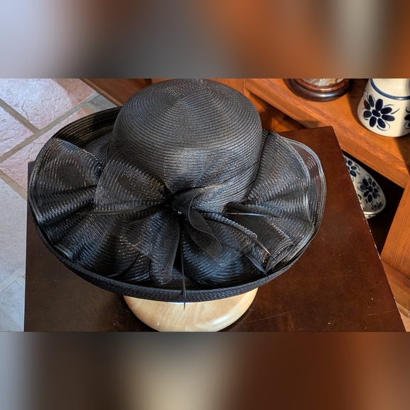 Fine Millinery by August Accessories Black Women's Hat with a Ribbon Bow Detail. - Picture 2 of 7